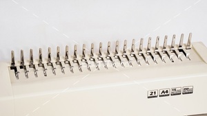 Máquina <span class=keywords><strong>grapadora</strong></span> de encuadernación de libros de tapa dura personalizable de Venta caliente Sonto <span class=keywords><strong>para</strong></span> trabajo de oficina - Product Image 2