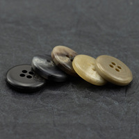 Kancing Resin ERKOUMI Hot Sale Tipis Hitam Tekstur Kulit Tanduk untuk Jas, Mantel, dan Overcoat Wol