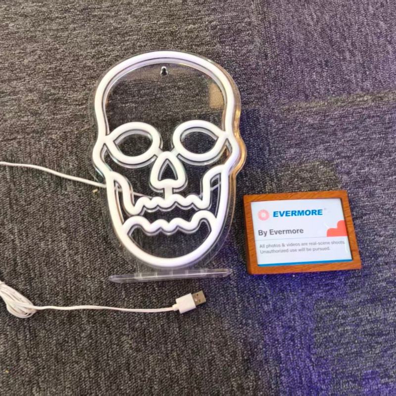 2025 New Cross-border LED Christmas Halloween Acrylic Neon Light Indoor Styling Atmosphere Light Skull Neon Light