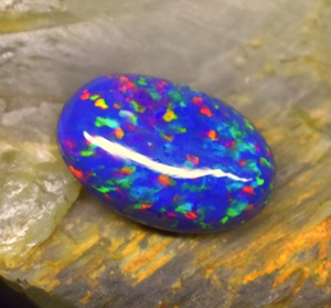 Piedra Preciosa Suelta de Ópalo Multifuego Natural de Alta Calidad Z. R. GEMS & JEWELLERY de 5.3 CT, Cabujón de 16.9*11.2*5.7 mm para la Fabricación de Joyas - Product Image 3