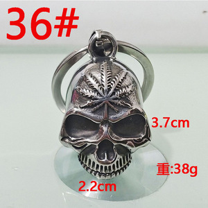 Llavero de aleación de zinc con calavera, colgante de campana para motocicleta, llavero con cabeza de jefe indio, amuleto protector de gremlin para motociclistas, amuleto de buena suerte para motocicleta - Product Image 1