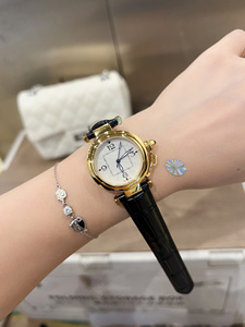 Reloj mecánico automático moderno y elegante, correa de cuero con estampado de cocodrilo negro, textura delicada, lectura de la hora clara - Product Image 4