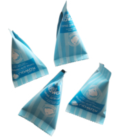 Machine d'emballage automatique multifonctionnelle pour sachets triangulaires, remplissage et découpe, pour aliments et boissons, avec matériaux plastiques/papiers