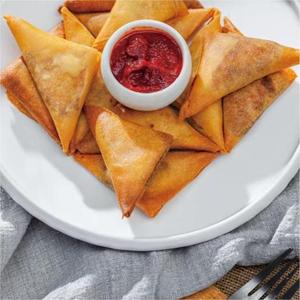 Samosa Fritta Surgelata IQF all'Ingrosso in Confezione Sacchetto, Snack Turco Indiano Acido Piccante Salato per Bambini e Adulti, Personalizzabile - Product Image 1