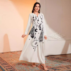 Sitio Independiente para la Nueva Colección de Verano: Elegante Vestido Largo Acampanado con Cuello en V para Mujer, con Estampado de Hilo Largo y Cremallera, Estilo Urbano - Product Image 1