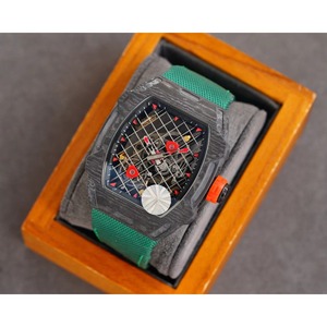 Reloj Formal Hecho a Medida con Caja de Fibra de Carbono, Forma Tonneau, Correa de 24 mm, Reserva de Energía, de Alta Gama, Unisex, Mecánico de Zafiro - Product Image 3