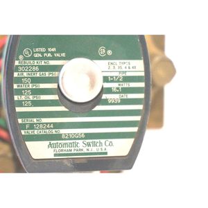 Vanne solénoïde Asco Power Technologies 1-1/2 x 1-1/4 en laiton normalement fermée à 2 ports avec entrée filetée - Product Image 2