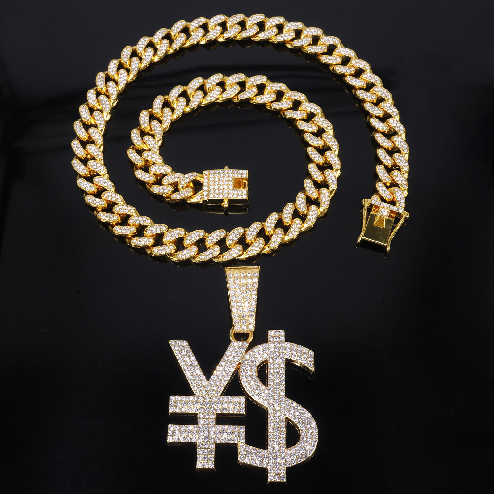 Pendant gold+ round chain 50cm (full diamond clasp)