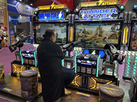 Machine de jeu d'arcade électronique de tir et de simulation de chasse à monnayeur pour 2 joueurs, pour Centres de Jeux, Centres de Divertissement Familial (CCDF) et Espaces de Loisirs