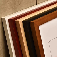 Marco de Fotos Grande y Ancho de Madera con Paspartú Blanco, 2 Colores: Nogal y Negro, Diseño Moderno, Ecológico, Duradero, para Exhibición en Pared de Galería, Hogar u Oficina