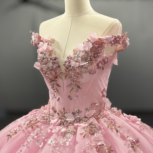 1229 Vestidos de Quinceañera Románticos de Color Rosa, con Hombros Descubiertos, Flores y Volantes, Estilo Princesa - Product Image 5