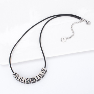 สร้อยคอจี้ตัวอักษรสแตนเลสสตีล แฟชั่นผู้ชาย จี้รูปทรงเรขาคณิต ลูกเต๋า ยิ้มแย้ม ของขวัญ เครื่องประดับ - Product Image 1