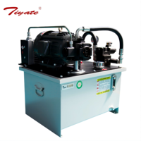 Station hydraulique refroidie par air avec pompe à piston à déplacement variable et détection de charge pour presse de forgeage