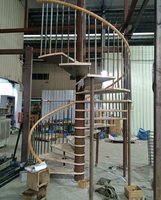 Escalier en colimaçon moderne en acier Prima Safe & Durable avec design écologique pour usage extérieur