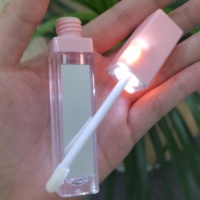 Tubes de brillant à lèvres LED rose et noir de 8,5 ml avec miroir, conteneur vide pour huile à lèvres et emballage personnalisé avec logo