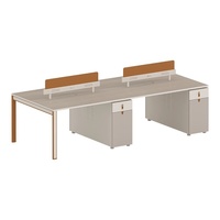 Ensemble de poste de travail de bureau moderne pour 4 personnes, bureau modulaire pour le personnel avec écran de confidentialité et armoires de rangement intégrées