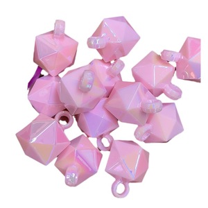 Perles pendentifs cubiques facettées couleur unie 16 mm en résine plastique plaquée UV pour bricolage, ornement de voiture fait main, accessoires de perlage - Product Image 5