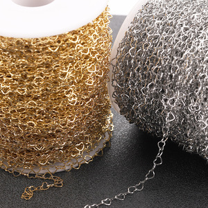 Chaîne en acier inoxydable en forme de cœur, couleur or 18 carats, chaîne de clavicule pour femme, chaîne décorative pour le corps, à porter au quotidien - Product Image 1