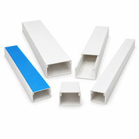 Goulotte de câblage en PVC pour dissimuler les fils, idéale pour les bureaux de gaming et les configurations multi-écrans