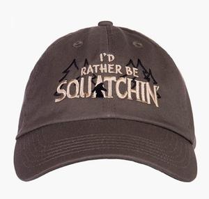 Je préfère être en compagnie de mes amis. |   Casquette de baseball amusante et officielle pour papa chasseur de Bigfoot et de Sasquatch - Product Image 1