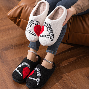 2025 invierno señoras venta al por mayor caliente Día <span class=keywords><strong>de</strong></span> San Valentín zapatillas <span class=keywords><strong>de</strong></span> algodón americano hogar amor silencioso <span class=keywords><strong>Otoño</strong></span> e Invierno zapatillas - Product Image 1