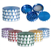 Vente en gros de broyeurs à herbes manuels en aluminium personnalisés avec logo de 65 mm, accessoires pour fumer