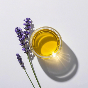 Huile Essentielle de Lavande Pure Biologique 10ml en Gros OEM ODM pour Diffuseur d'Arômes, Soin de la Peau, Soutien au Sommeil, Relaxation et Apaisement - Product Image 4
