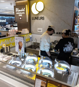 Máquina de Helados y Gelato Luneurs Bund IFC Store, Modelo MILES <span class=keywords><strong>GALAXY</strong></span> PRO V6 con Pantalla Frontal, Estilo Francés Familiar - Product Image 4