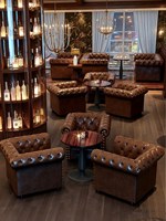 Ensemble de bar en bois de style européen avec dossier réglable et design imperméable pour café, club privé, salle à whisky