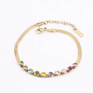 Pulsera de Cadena de Serpiente Plana con Cinco Piedras de Diamantes y Dije de Serpiente de Acero Inoxidable Chapado en Oro de 18k para Mujer - Product Image 1