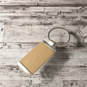 LOGO personnalisé Sculpture laser porte-clés en bois de hêtre avec fond en métal produit en bois pour la publicité - Product Image 2