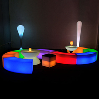 Furnitur dalam ruangan dan luar ruangan bahan PE baterai lampu Led isi ulang furnitur Led bercahaya bangku bengkok taman melengkung