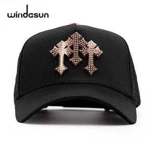 <span class=keywords><strong>Gorra</strong></span> de Béisbol de Terciopelo de 5 Paneles, <span class=keywords><strong>Gorra</strong></span> Trucker con Logotipo de Demonio Rojo y Pedrería, <span class=keywords><strong>Gorra</strong></span> Snapback Personalizada de Estilo Urbano para Hombre y Mujer - Product Image 4