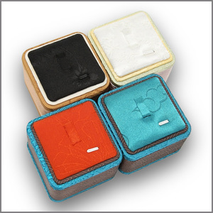 Chinese Style Tree Shell Jewelry Display Stand with Imitation Embroidery for Rings Bracelets One-Piece Design CX0054 - Product Image 1