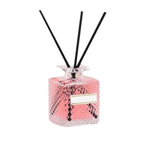 Venta al por mayor Desodorante para inodoro Fragancia de larga duración Ambientador Hogar Líquido Diamante Aromaterapia sin fuego - Product Image 5