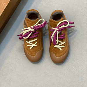 รองเท้าผ้าใบลำลองผู้หญิงแบบผูกเชือกสีตัดกัน รุ่น Alexander - Product Image 1