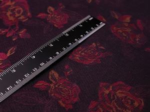 Style antique rouge foncé légèrement élastique rétro foncé à motifs rose jacquard tissu cheongsam ensemble Hanfu tissu design - Product Image 5