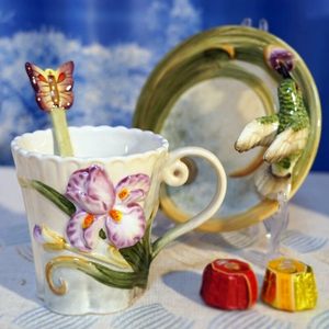 Juego de taza de té y platillo de cerámica 6OZ 3D pintado a mano <span class=keywords><strong>Colibrí</strong></span> y flor taza de <span class=keywords><strong>café</strong></span> regalo para mujeres - Product Image 3