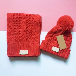Nuevos Conjuntos de Bufanda y <span class=keywords><strong>Gorro</strong></span> para Niños y Mujeres, Conjunto de Bufanda y <span class=keywords><strong>Gorro</strong></span> de Invierno de Piel Sintética Personalizada - Product Image 2