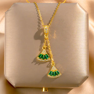 Collar Clásico con Colgante de Pedrería en Forma de Abanico, Chapado en Cobre con Borla de Oro Real - Product Image 1