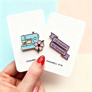 Épingles de revers personnalisées sur mesure, épingles en émail dur ou souple, badges en métal vierges en gros, badges de dessin animé pour accessoires vestimentaires - Product Image 6