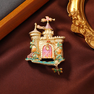 Broche de Castillo de cuento de hadas de fantasía Vintage para mujer, colgante de borla de lujo ligero a la moda, Pin decorativo para abrigo - Product Image 1