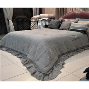 Juego de Ropa de Cama Acolchada Gris Oscuro, Cubrecama Ligero y Suave, Juego de 3 Piezas, Cubrecama Cómodo - Product Image 1