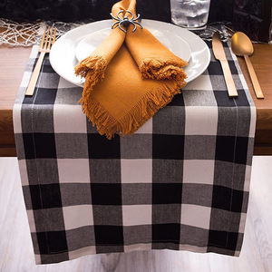 Vente en gros Nouveau chemin de table de Noël en tartan à carreaux Buffalo rouge Plaid décoration de table lavable résistant aux taches - Product Image 4