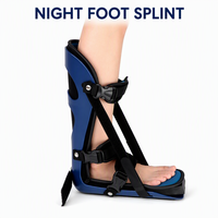 Attelle de nuit réglable pour pied avec plateforme à 90 degrés, boucles latérales et sangles pour le maintien et le positionnement de la cheville et du pied