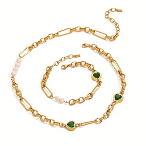 Collares de Corazón Verde con Perlas de Agua Dulce y Diamantes de Imitación de Acero Inoxidable y Oro de 18k de Alta Calidad 2025 para Fiestas y el Día de la Madre - Product Image 5