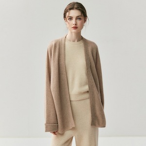 Cardigan da <span class=keywords><strong>donna</strong></span> di lusso realizzato in Cashmere all'ingrosso Cardigan in <span class=keywords><strong>lana</strong></span> Cashmere taglia unica scialle Casual da <span class=keywords><strong>donna</strong></span> <span class=keywords><strong>maglieria</strong></span> sbottonata - Product Image 1
