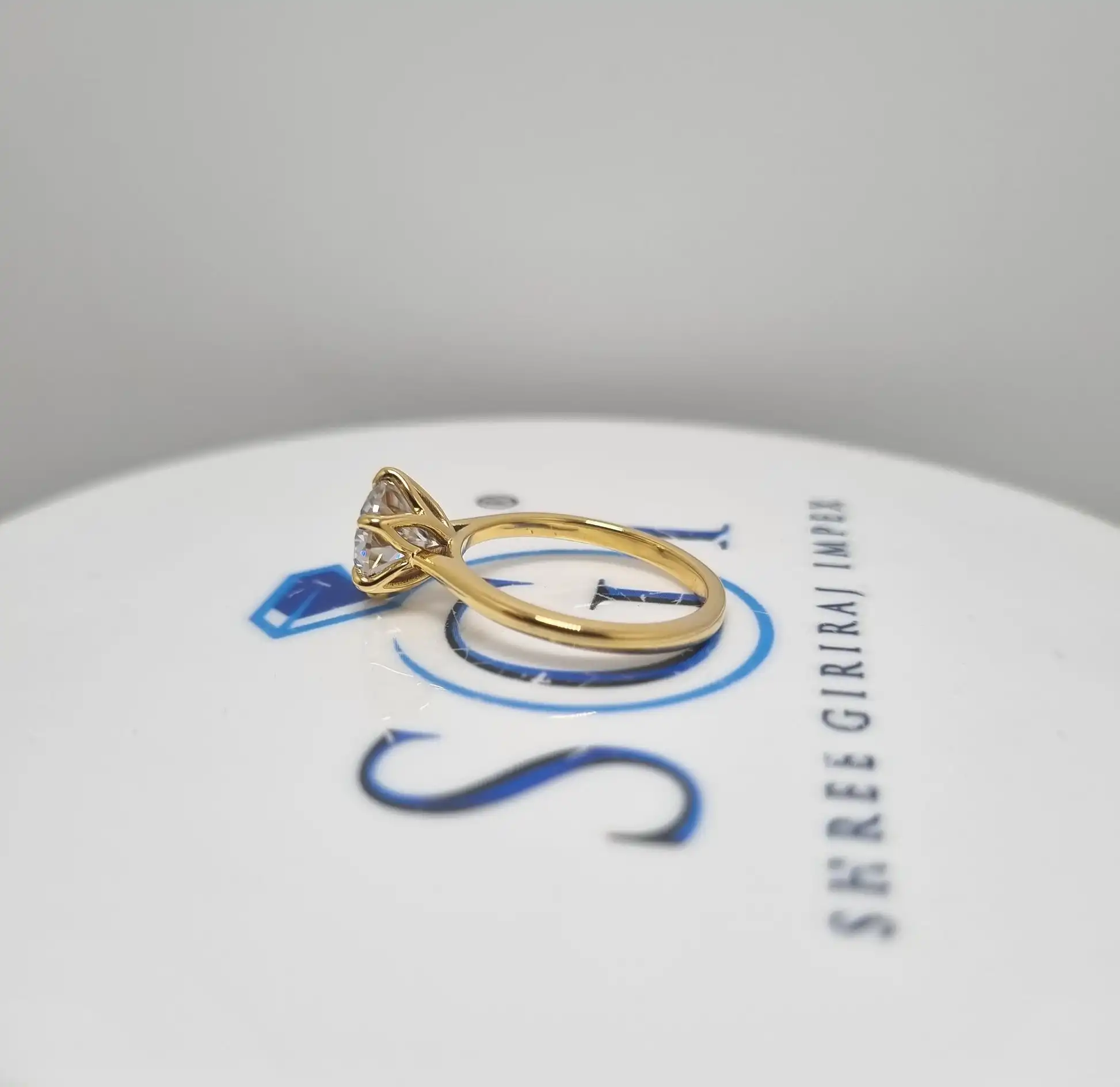 خاتم خطوبة من نوع السوليتير مرصع بالمجوهرات دائري الشكل 3 قيراط F Vvs2 مع منتجات سائبة من الذهب الأصفر عيار 14