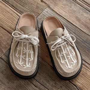 รองเท้าหนังกลับแบบสวม สไตล์ลำลอง สำหรับผู้ชายและผู้หญิง คู่รัก พื้นหนา ให้ความรู้สึกหรูหรา ทรงหัวเหลี่ยมแบบเรโทร - Product Image 2