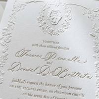 Maßgefertigtes Luxus-Einladungsset mit Karten & Umschlägen auf 600g Karton & Kunstpapier Geprägt für Schloss-Villa-Hochzeit